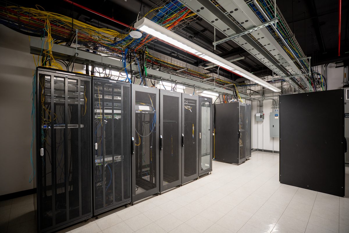 Hyperscale data center campus served by Carter generator deployment